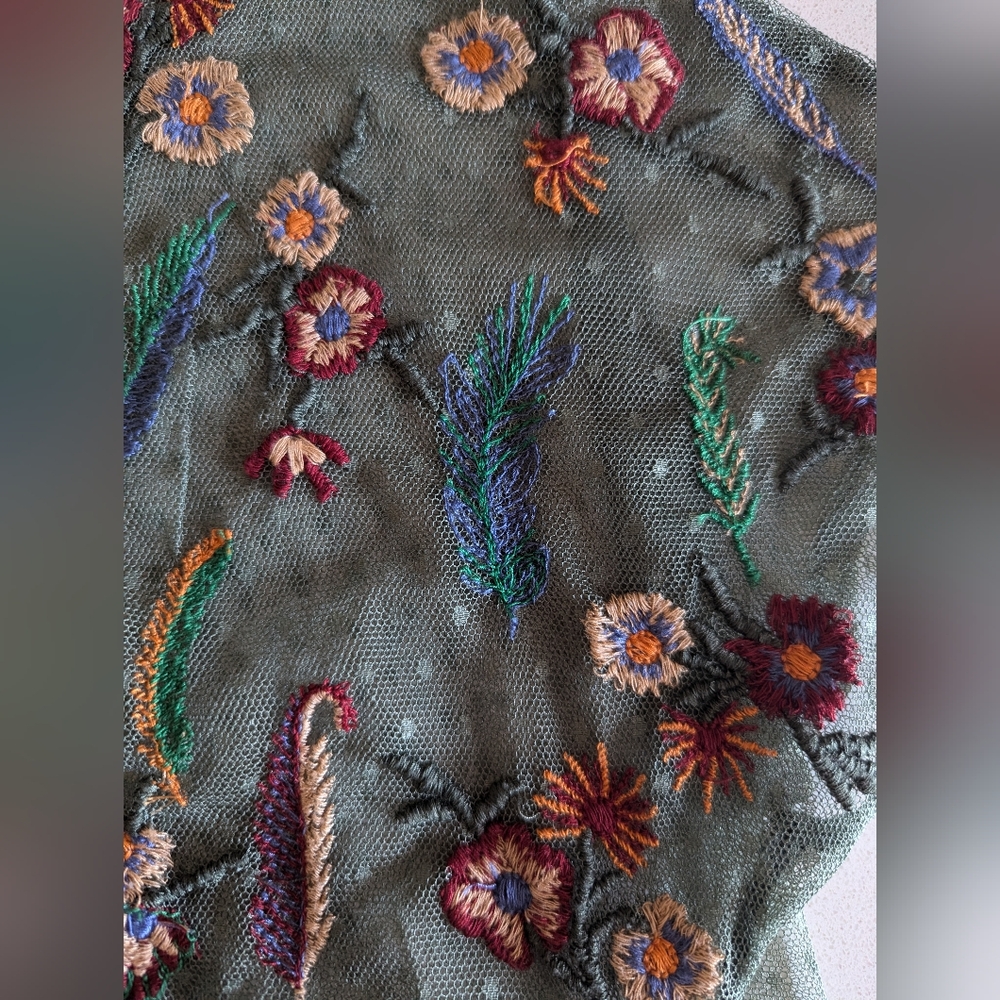Zara | Size S |  Green Mesh Top With Floral Embroidery - Picture 7 of 10